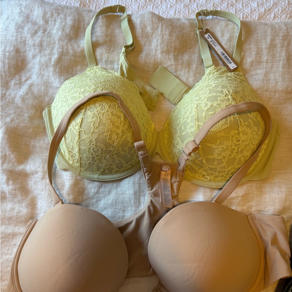SKIMS bundle Lace Bra in Light Yellow and Smooth Bra in Tan
